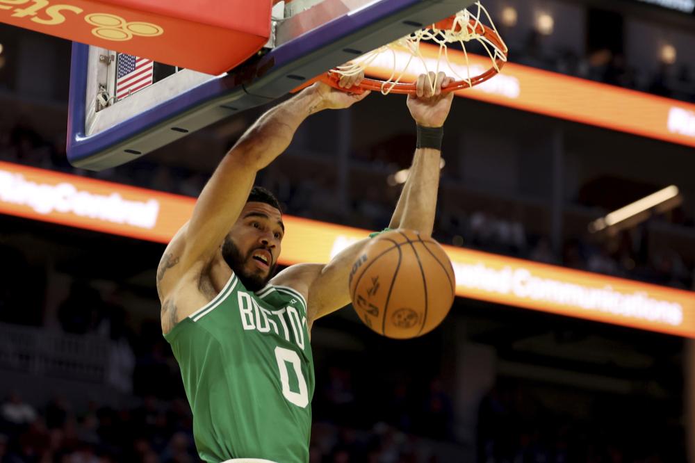 居联盟前列 居联盟前列