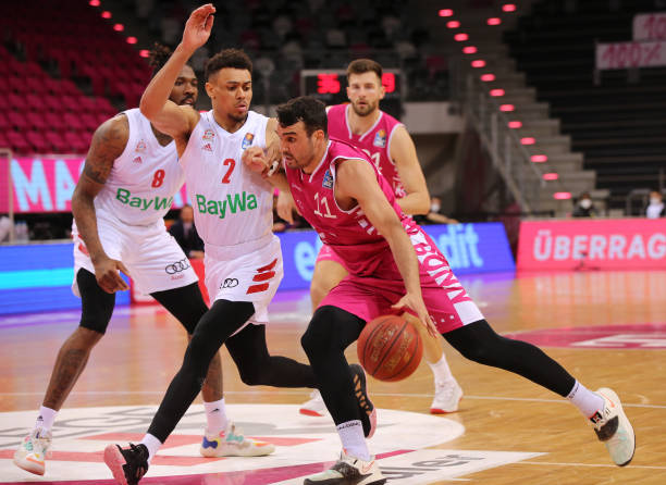 罗纳上演保 罗纳上演保