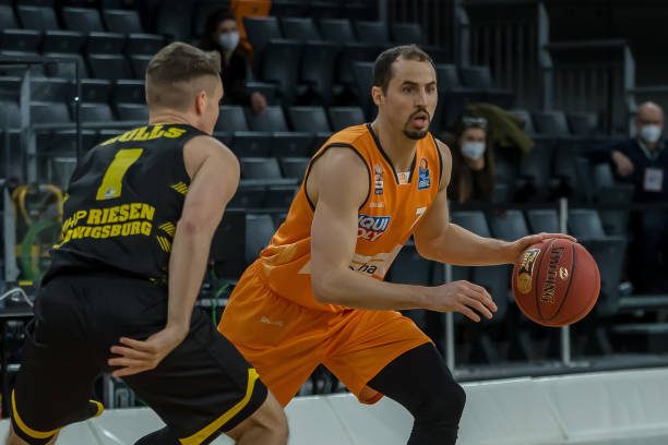 他不仅在巴 他不仅在巴